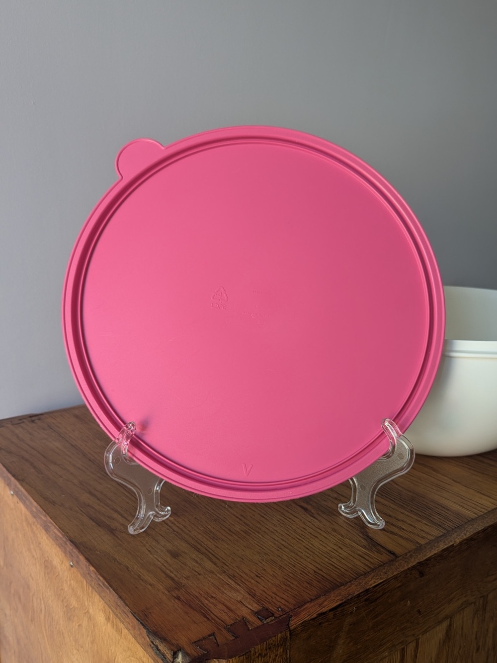Tupperware 32 Cup Thatsa Bowl White w/ Pink Lid - V 2539 2540 - Picture 8 of 16